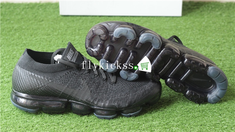 Nike Air Vapormax Triple Black